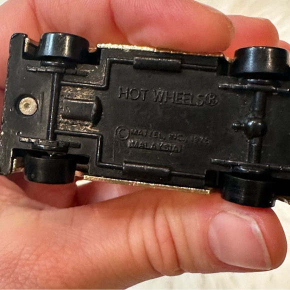 Hot Wheels 20th Anniversary Gold Die-Cast Model Truck - Picture 6 of 8